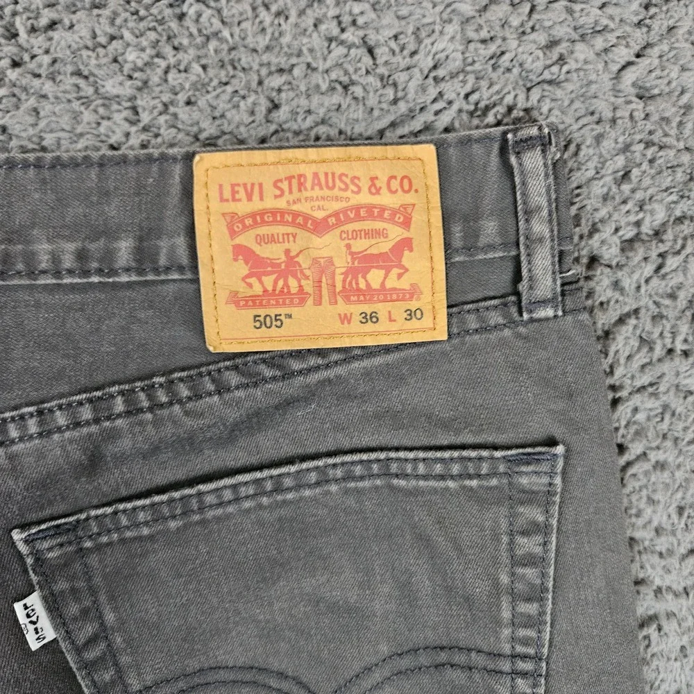 Levis 505 Jeans Men Size 36x30‎ Button Fit Gray Denim Straight Fit